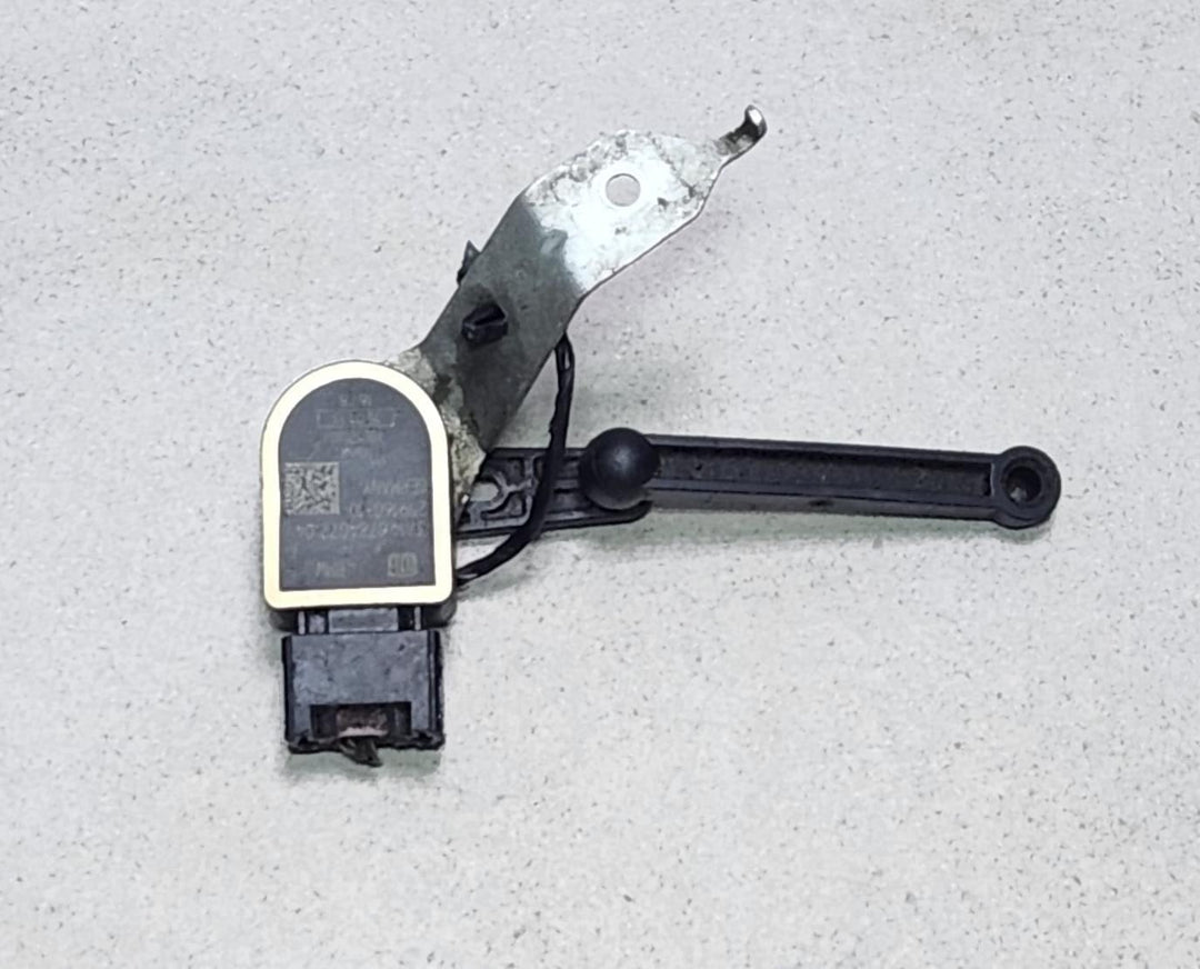 2011-2016 BMW 528i Height Level Sensor 6784072 K1600GT K1600GTL and 1 Series F20
