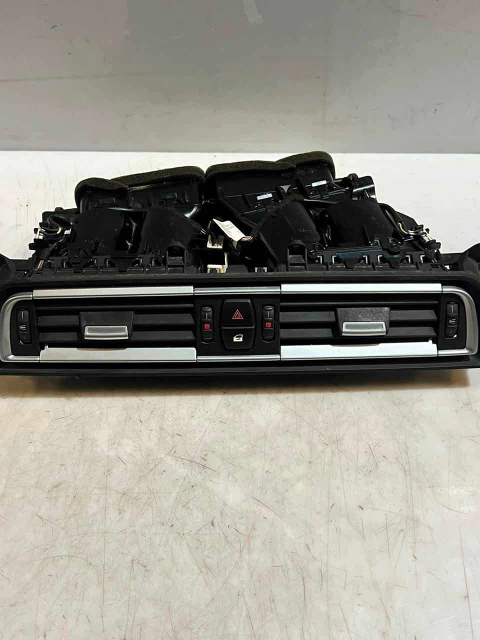 BMW 7 Series F01 F02 F03 F04 750i Center Dash Air Vent 9115859 OEM RHD