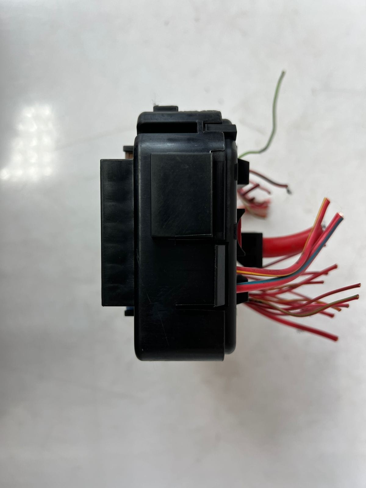 2015-2016 BMW 435i 1 2 3 4 F Series Engine Fuse Box Control Module 9389068 OEM