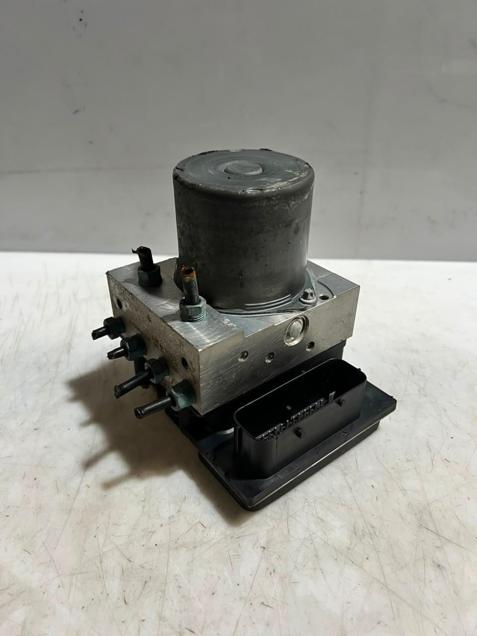2010-2015 BMW X1 E84 ABS Hydraulic Brake Pump Control Module 6860214 OEM