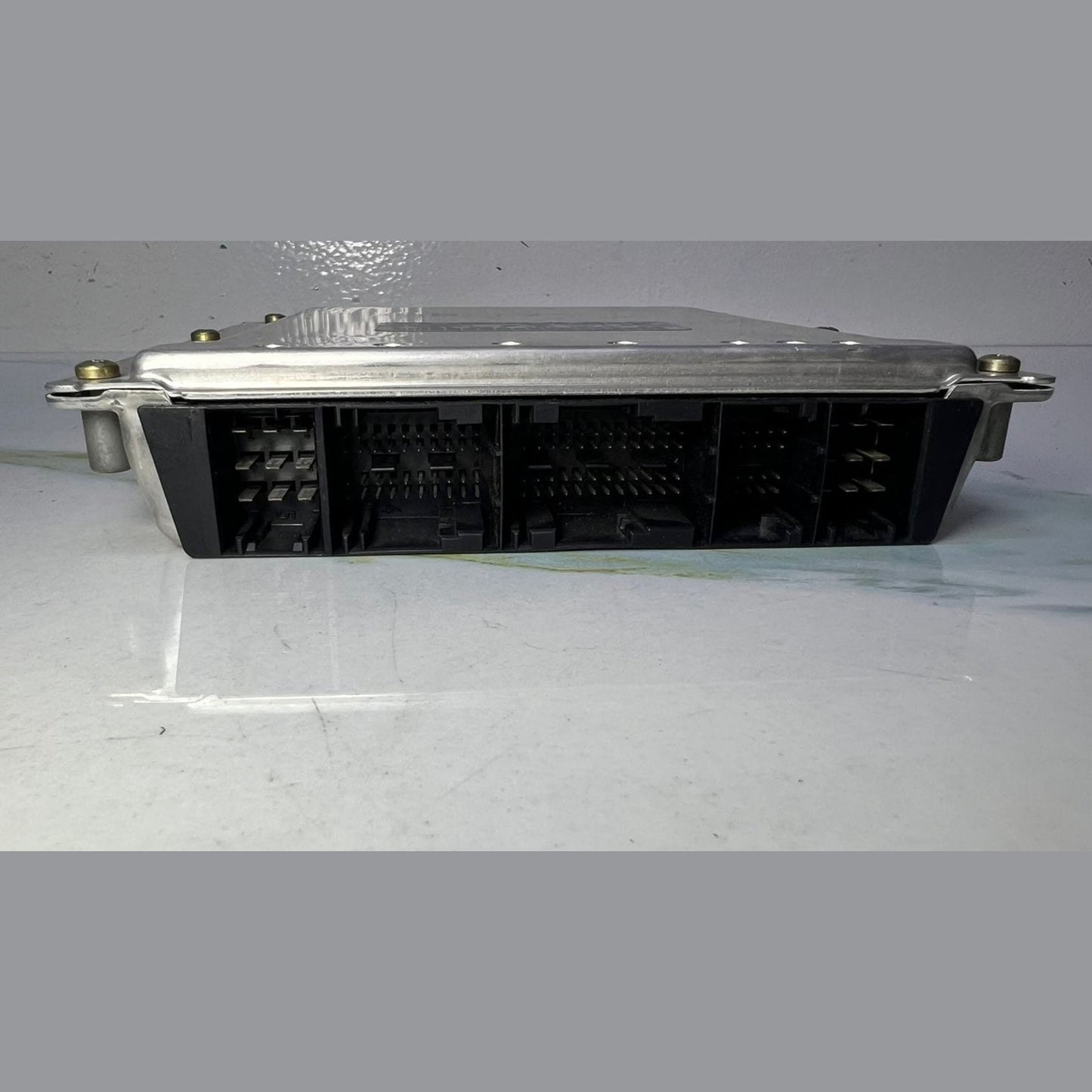 2001-2005 Mercedes-Benz C320 Engine Control Module A1121532679 W203 C320, CLK320