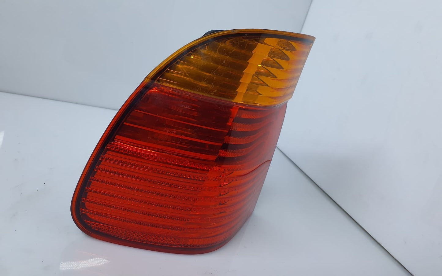 BMW 5 E39 LEFT Tailgate rear/tail lights Fits for 6900213 8371324