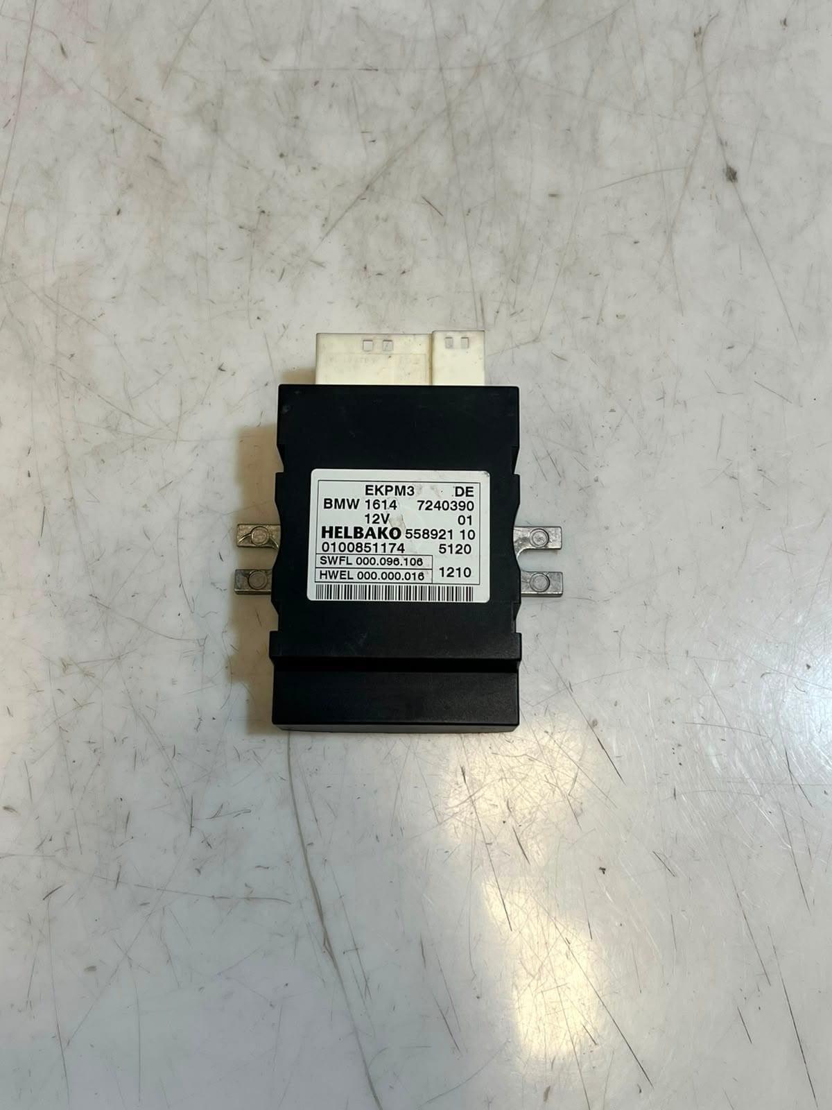 2009-2010 BMW 7 Series F01 F02 760Li 740Li Fuel Pump Control Unit 7240390 OEM