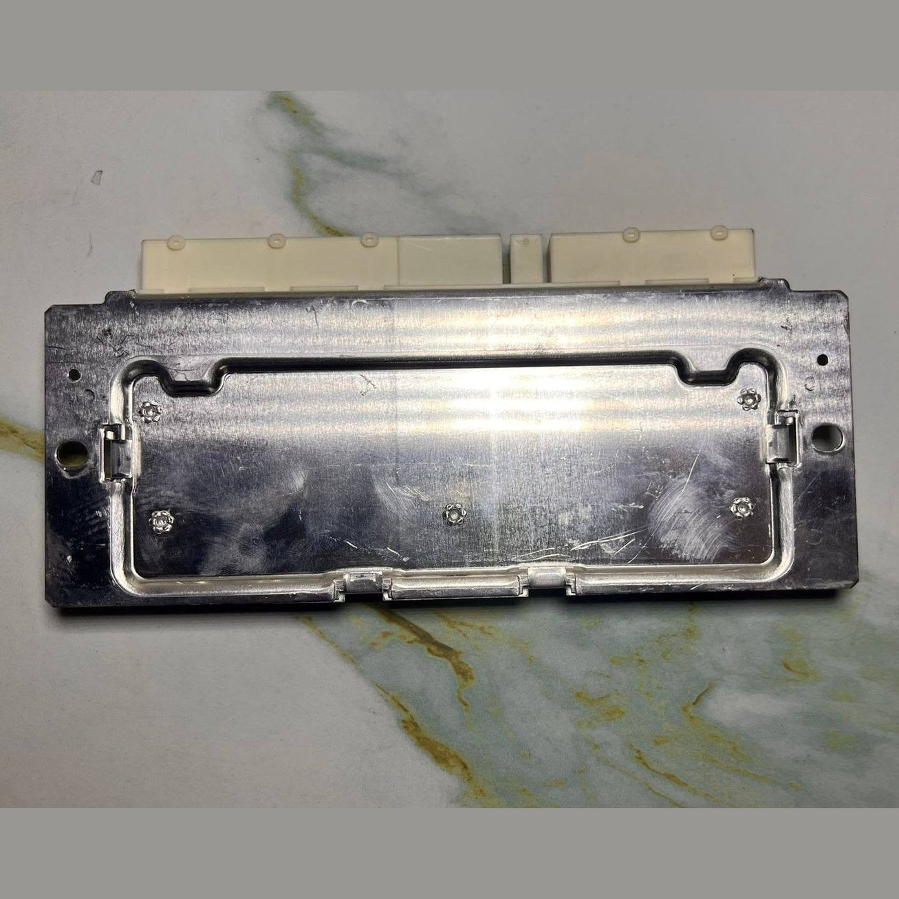 Mercedes-Benz W204 Air Suspension Dynamic Level Control Unit Module A 204 900 20