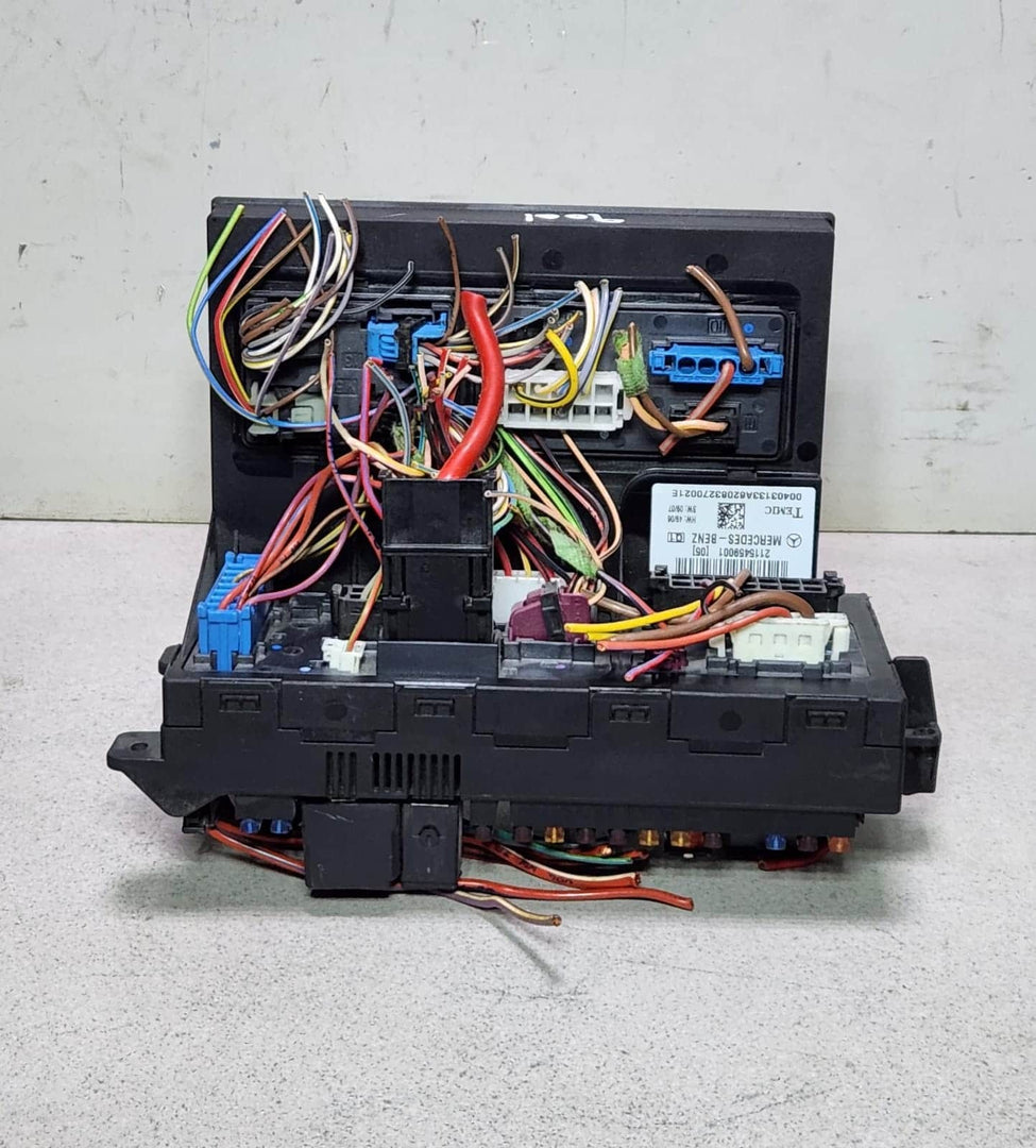 2003-2007 Mercedes-Benz E320 Front Sam Control Unit Fuse Box 2115459001