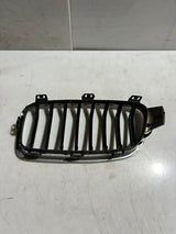 2016-2018 BMW 3er F30 F31 F35 F80 330e Frontstoßstangengitter 7295442 OEM