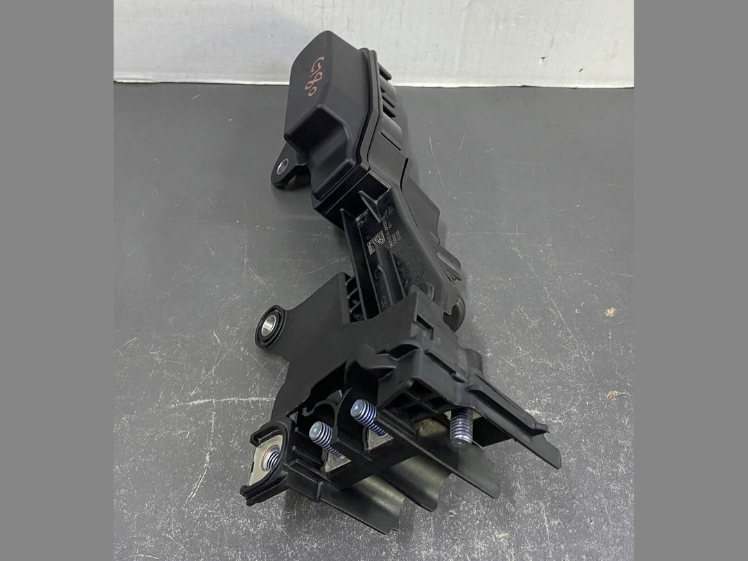 OEM BMW G80 G82 G83 M3 M4 Voltage B+ Battery Jum Point Positive Terminal 6842529