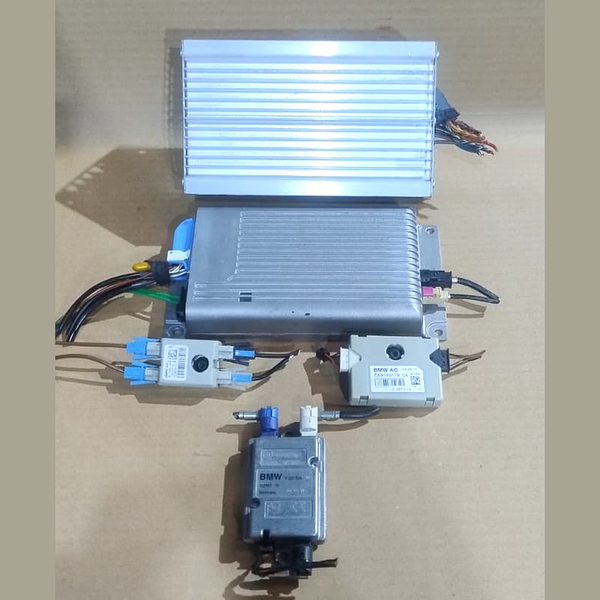 BMW F10  AUDIO AMPLIFIER & BLUETOOTH CTRL ANTENNA MODULES SET 9233592 / 9229740