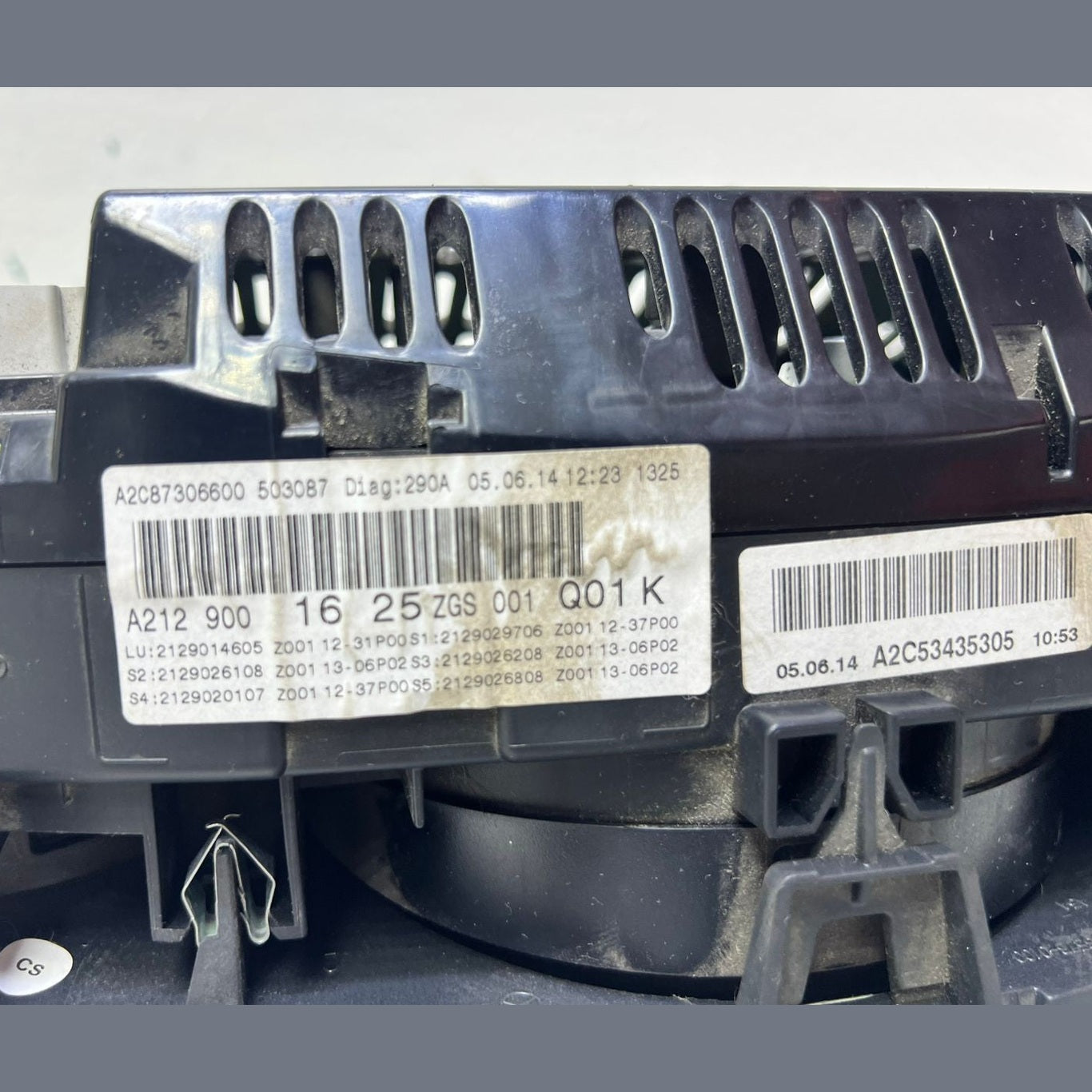 10-14 Mercedes W212 E-Class Hybrid  Instrument Cluster Speedometer A212 9001625