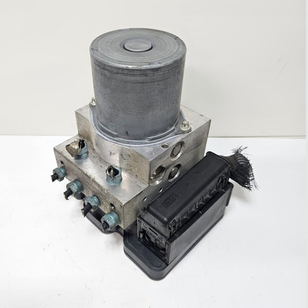 2015 BMW 5-6 Series F10 F11 F06 528i ABS Pump Control Module 6868335 USED