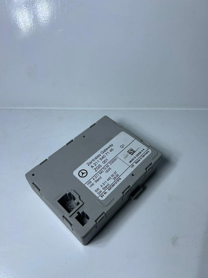 2004-2008 Mercedes-Benz E classCLS350 Central Gateway Control Module A2115407145