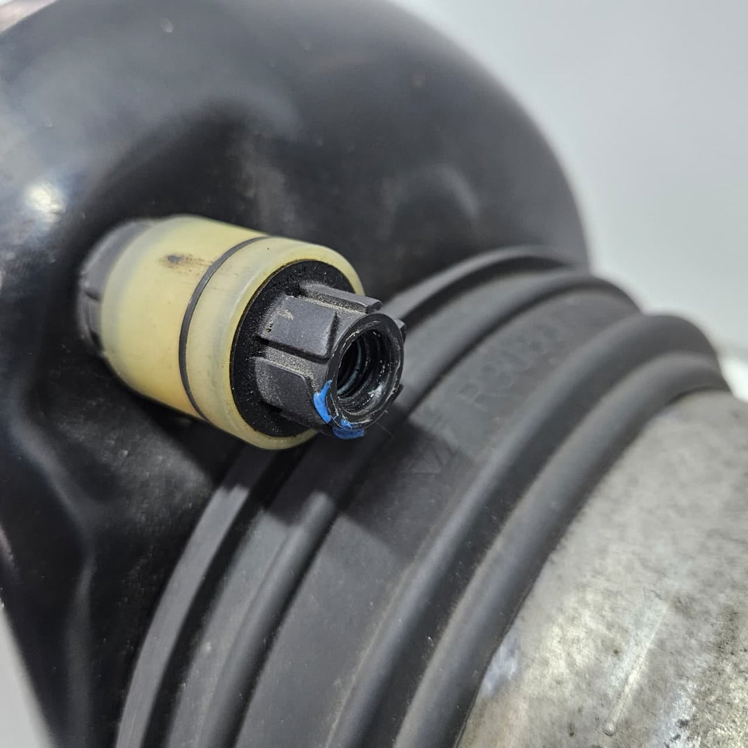 6877554-2017 BMW 7 Series G11 G12 Front Right Air Suspension Shock Absorber OEM