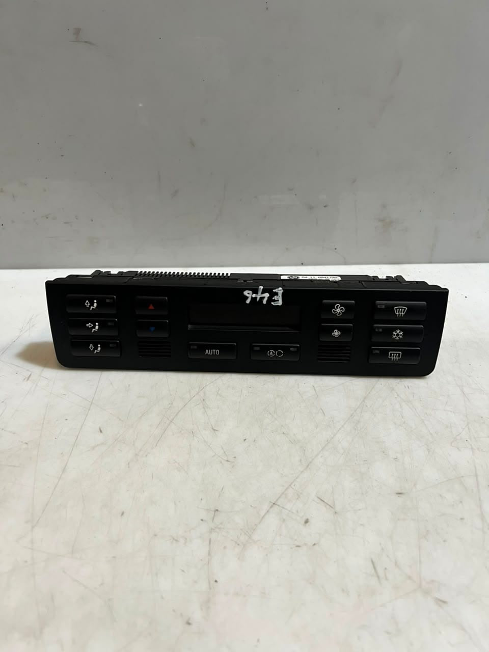 2001-2006 BMW 325i  E46 3 Series 325i, 328i, 330I Climate Control Unit 6941732