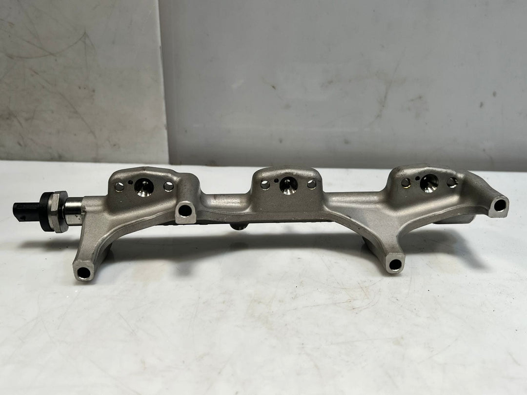 BMW F20 F30 LCI Mini F55 F56 1.5 petrol B38 Fuel Rail High Pressure 7639975 OEM