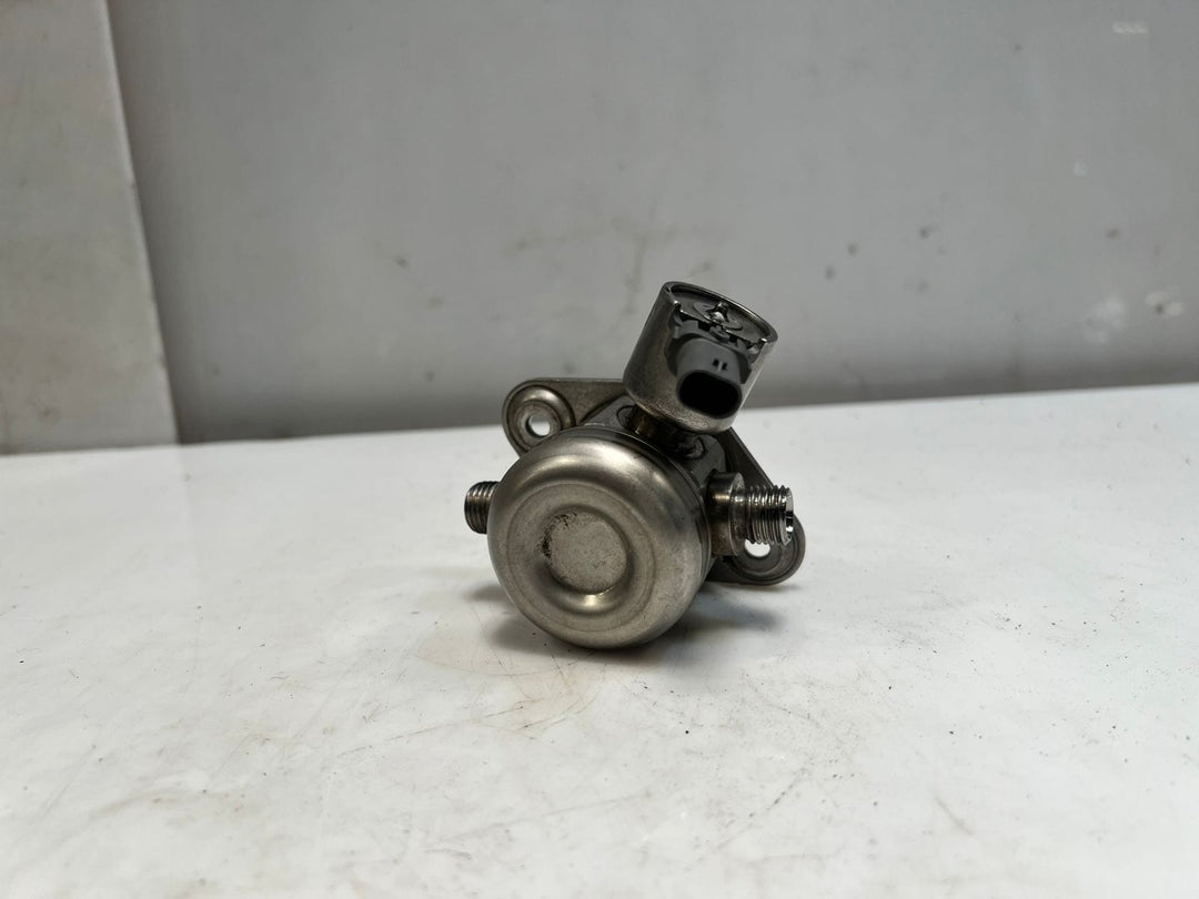 2013 BMW 135i F20 F22 F30 F31 F32 F10 F11 E84 High Pressure Fuel Pump 8604231