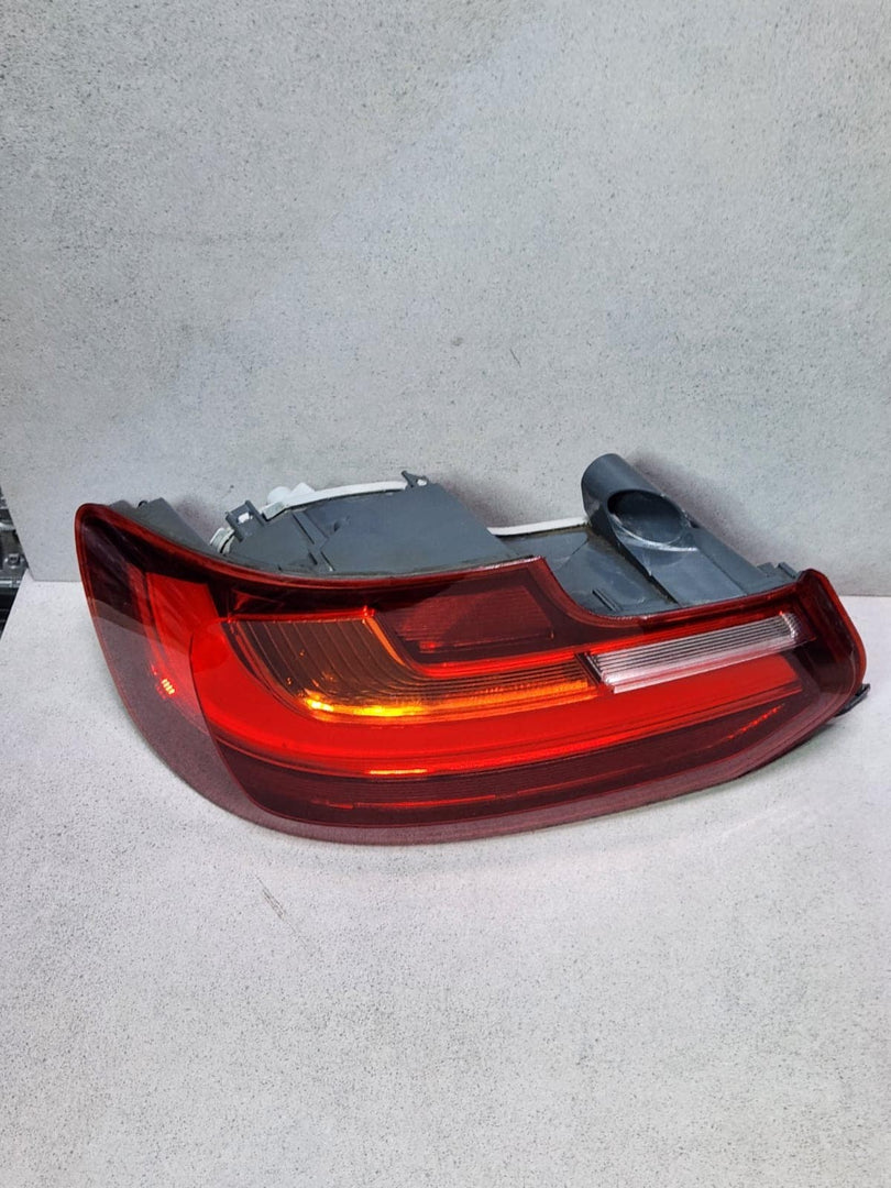 BMW Rear Left Halogen Taillight 4818177 2 Series F22 F23 F87 M Sport