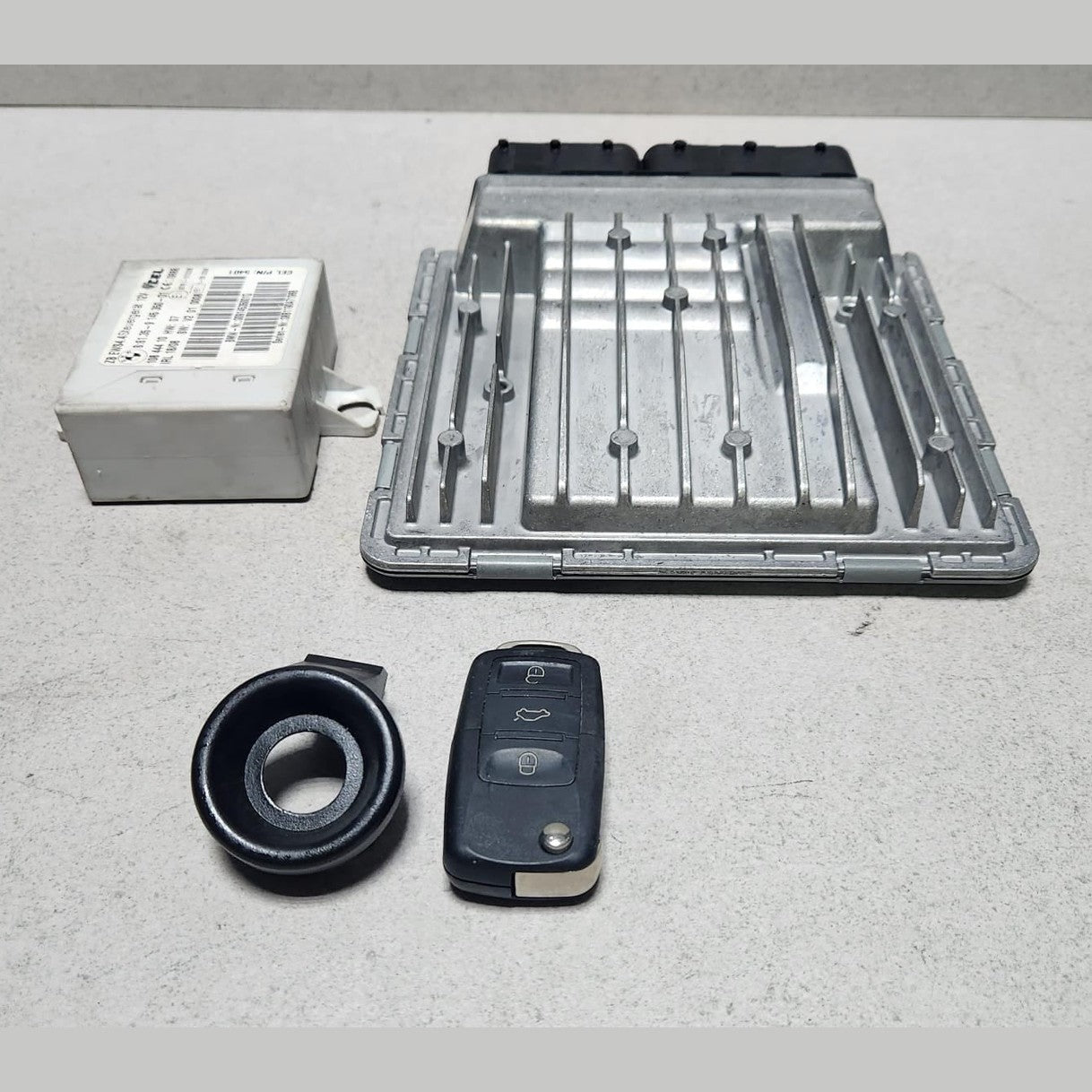 2006-10 BMW X3 E83 X3 2.5 si N52 Engine Control Module DME MSV80.1 7587166 RHD