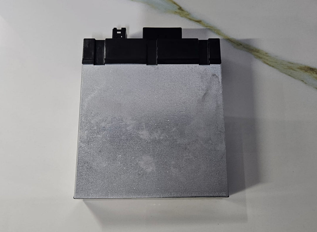 OEM BMW 7 Series F01 F02 VSU400 Voltage Converter Control Module Unit 9247159