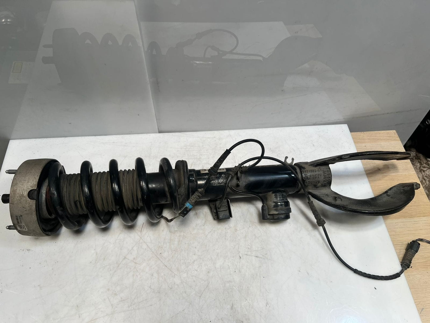 2013-2018 BMW X5 F15 X6 F16 F85 Front Shock Absorber With Coil Spring 6875084