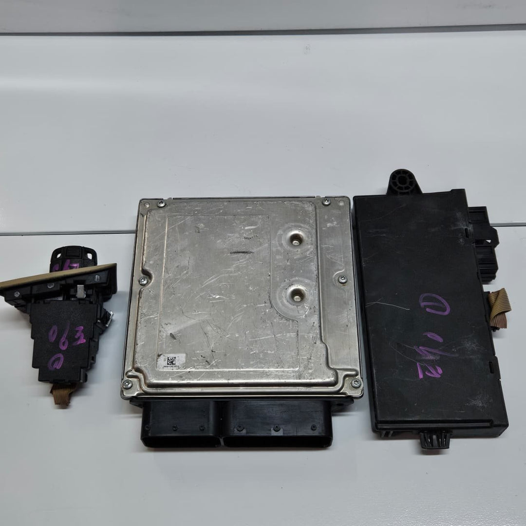 2012-2013 BMW 118i E90 N46 Engine Control Unit DME ECU KEY SET 7620350