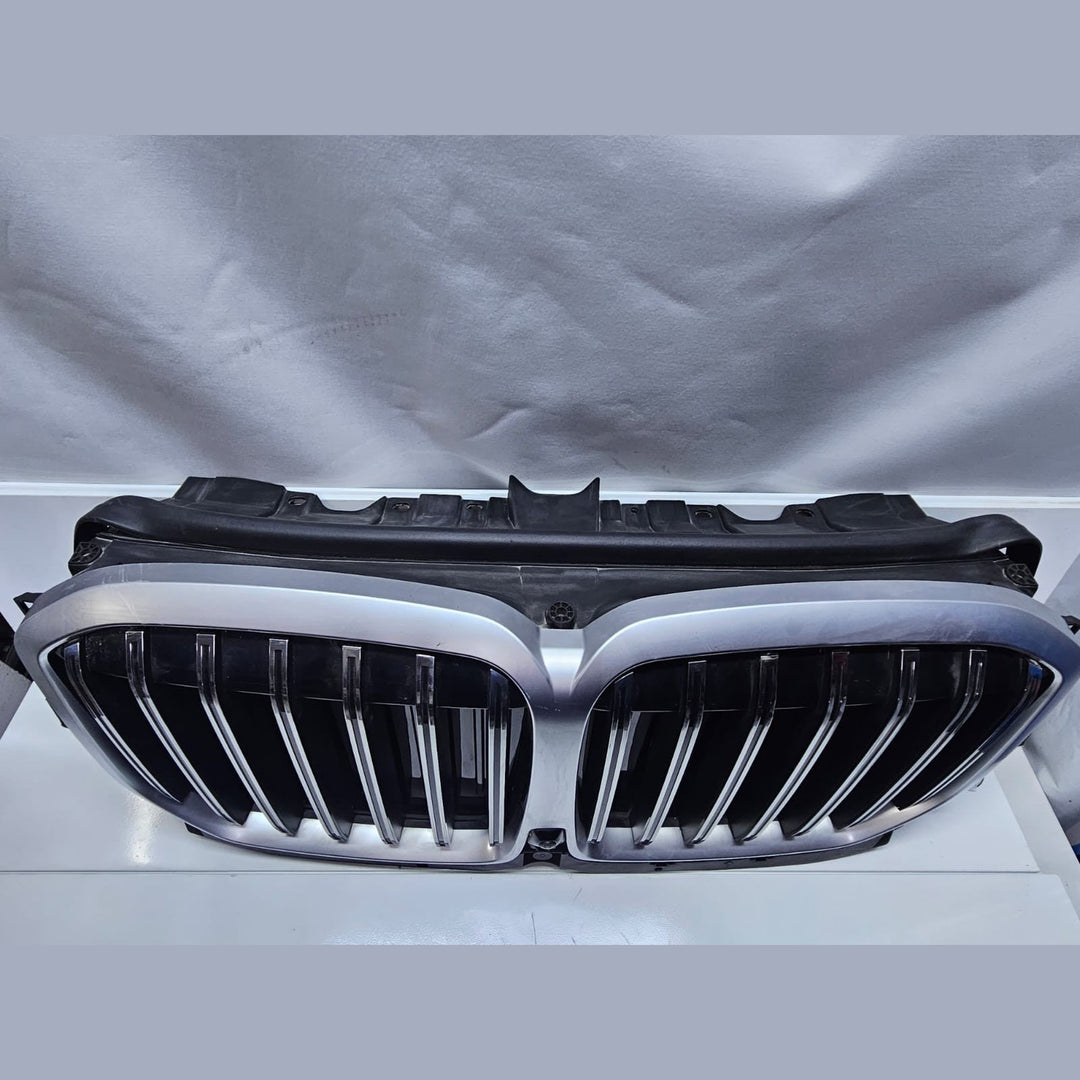 OEM BMW X7 G07 2023-25 RADIATOR GRILL ICONIC GLOW 9T54989-9854141