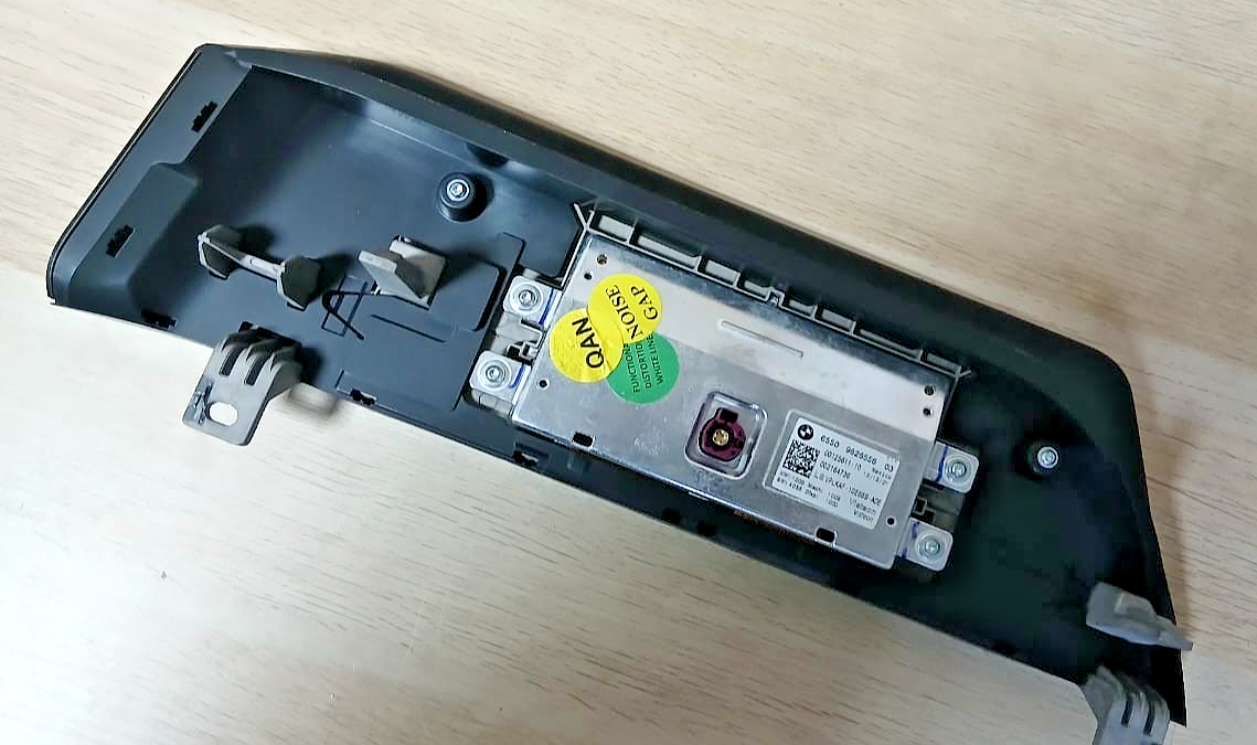 BMW G20 3 Series 330e OEM Navigation Multimedia Display Screen 9826556