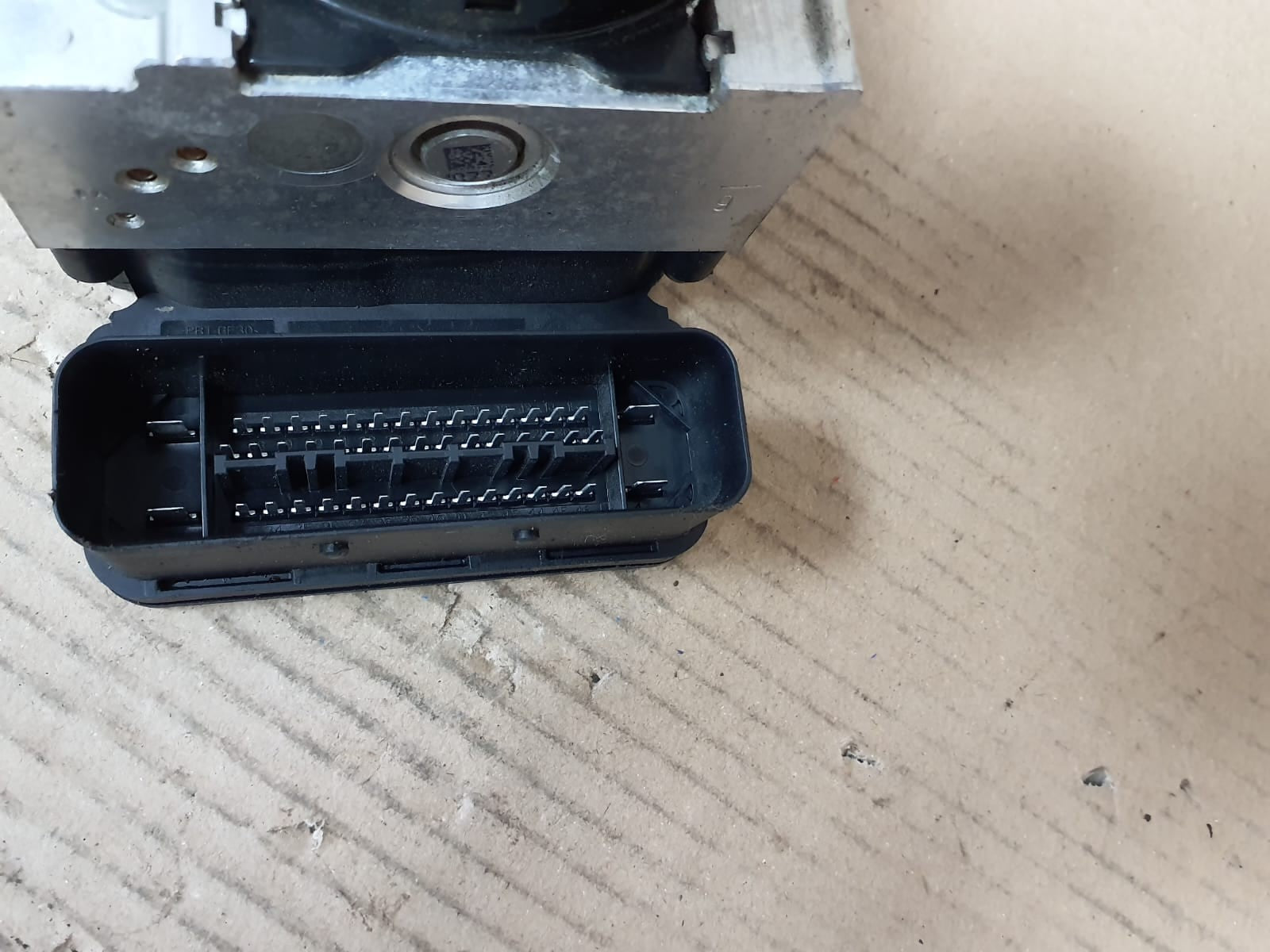 2012-2013 BMW F30 F31 F35 320i and 328i ABS Pump Control Module 6862246 OEM