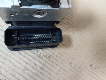 2012-2013 BMW F30 F31 F35 320i and 328i ABS Pump Control Module 6862246 OEM