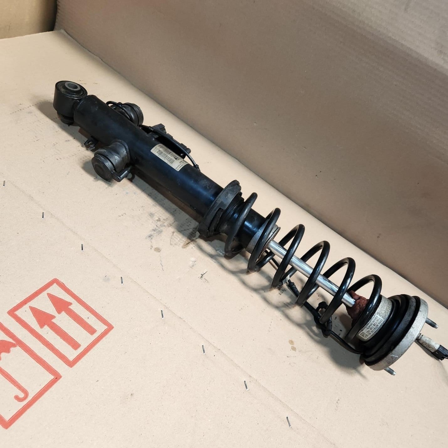 2009-2014 BMW 750i Rear Left Shock Absorber With Coil Spring 6791673 750i f02