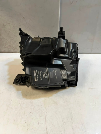 2015-2021 BMW X1 2' F45, F46, F48, F49, F55 Air Filter Box 7609482 OEM