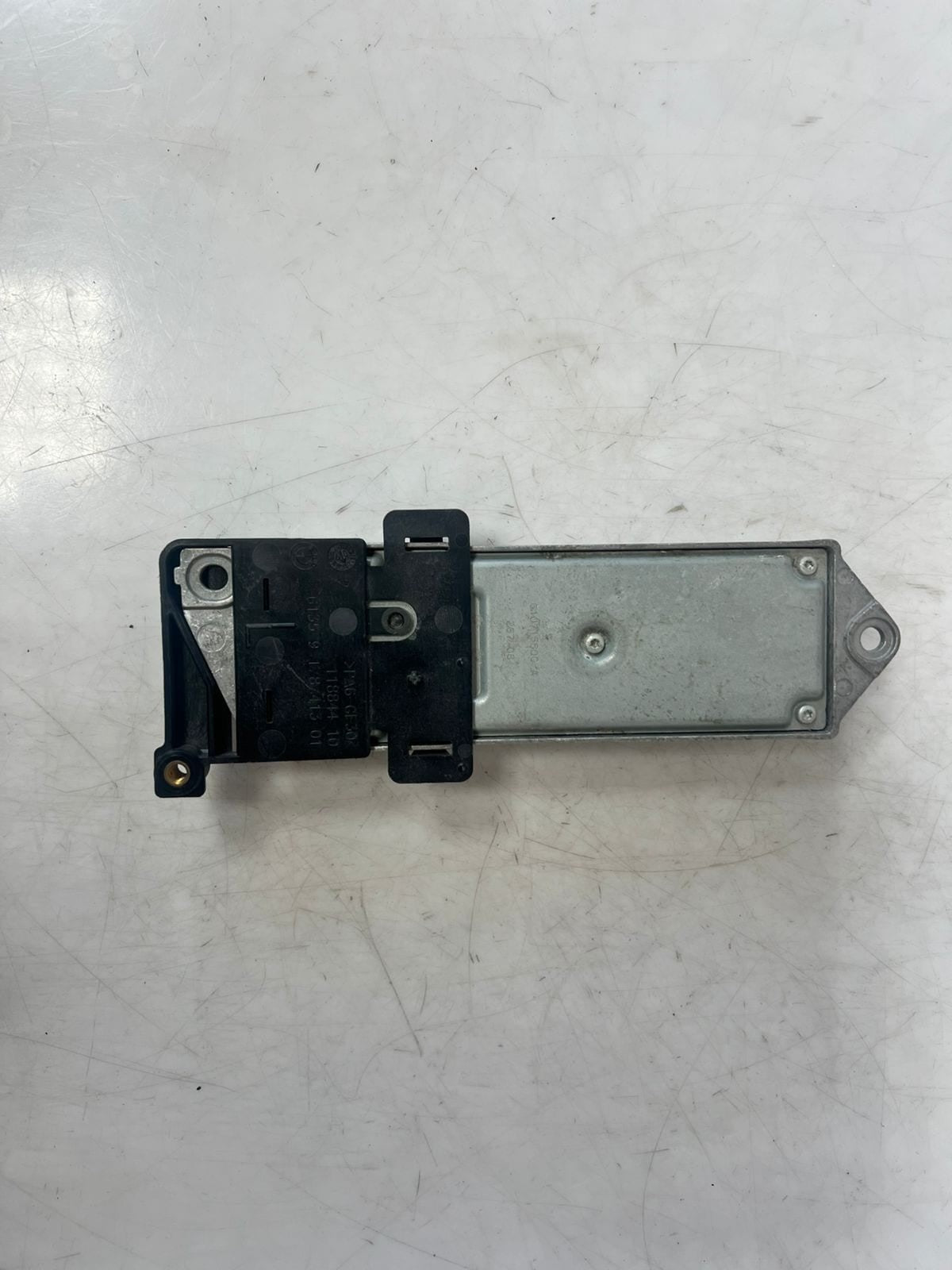 2009-2015 BMW 750i 7 Series F01 F02 F03 F04 Seat Belt Control Module 9202177 OEM