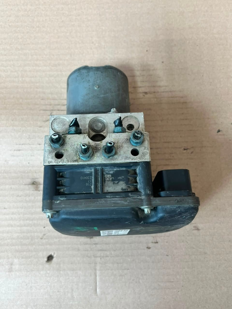 BMW F01 F02 7 Series F07 5 Series GT Abs Anti-Lock Brake Pump Module 6797036