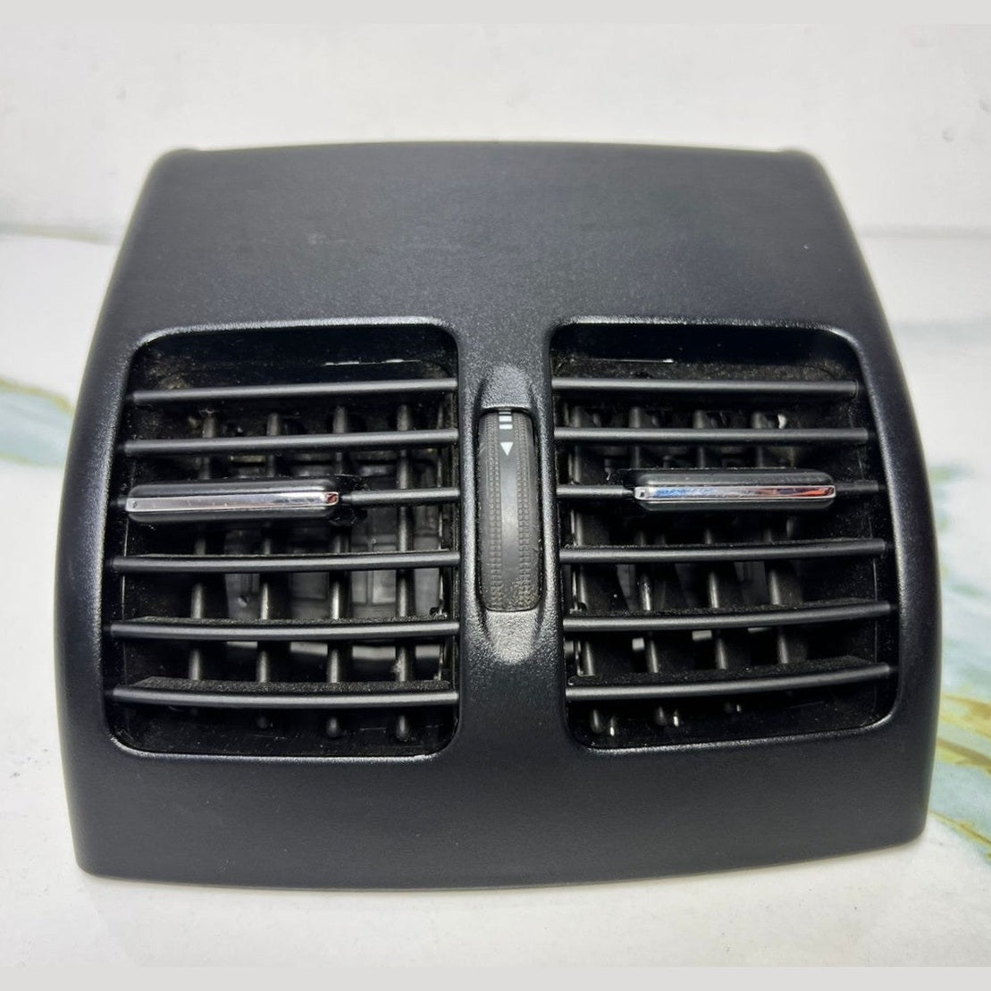 2008-2012 Mercedes-Benz W204 C-Class Centre Console Air Vent A204 8300954 OEM