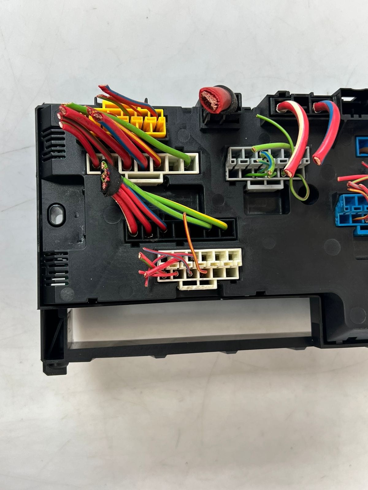2011-2016 BMW 528i F10 F18 F07 F11 Front Power Distribution Fuse Box 9210861 OEM