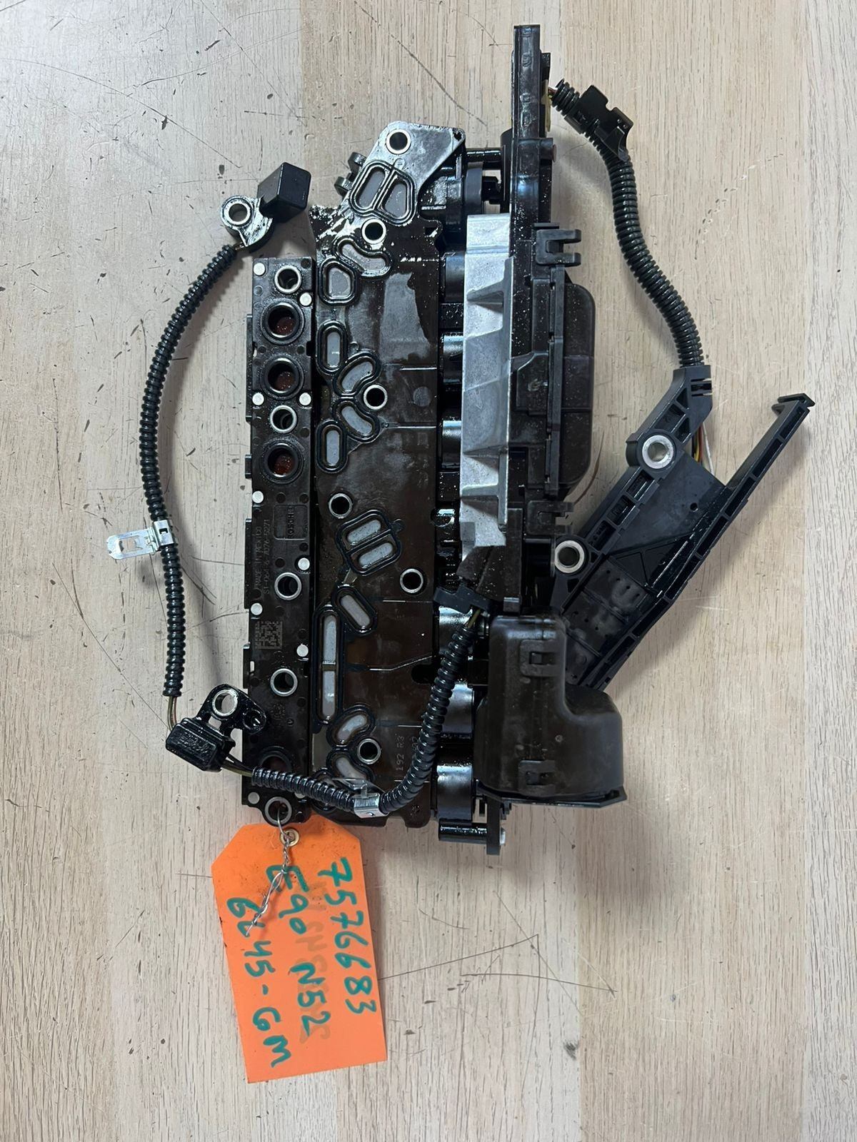 2004-10 BMW 3 E90/E91/E92/E93 Automatic transmission valve body 24242994