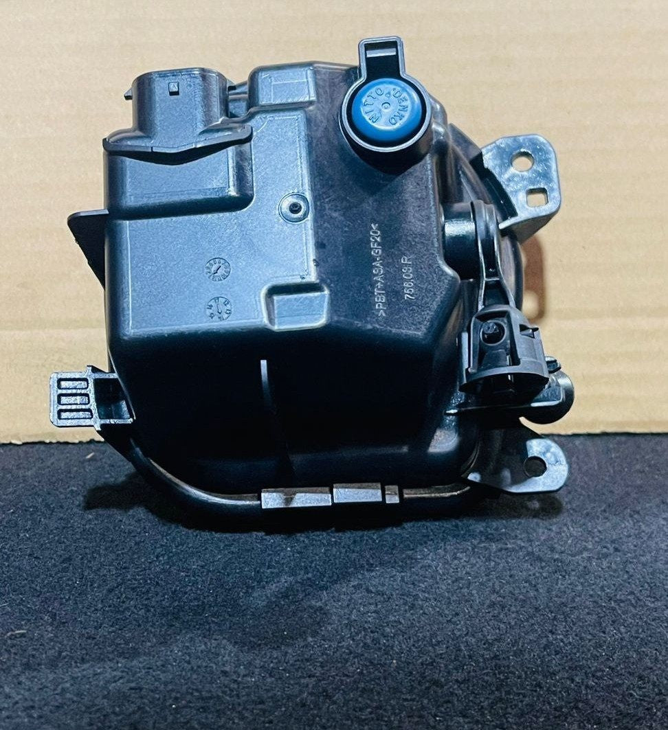BMW Fog Light Right F07N F10N F11N LCI models and 2011-2016 BMW 5-Series 7311294