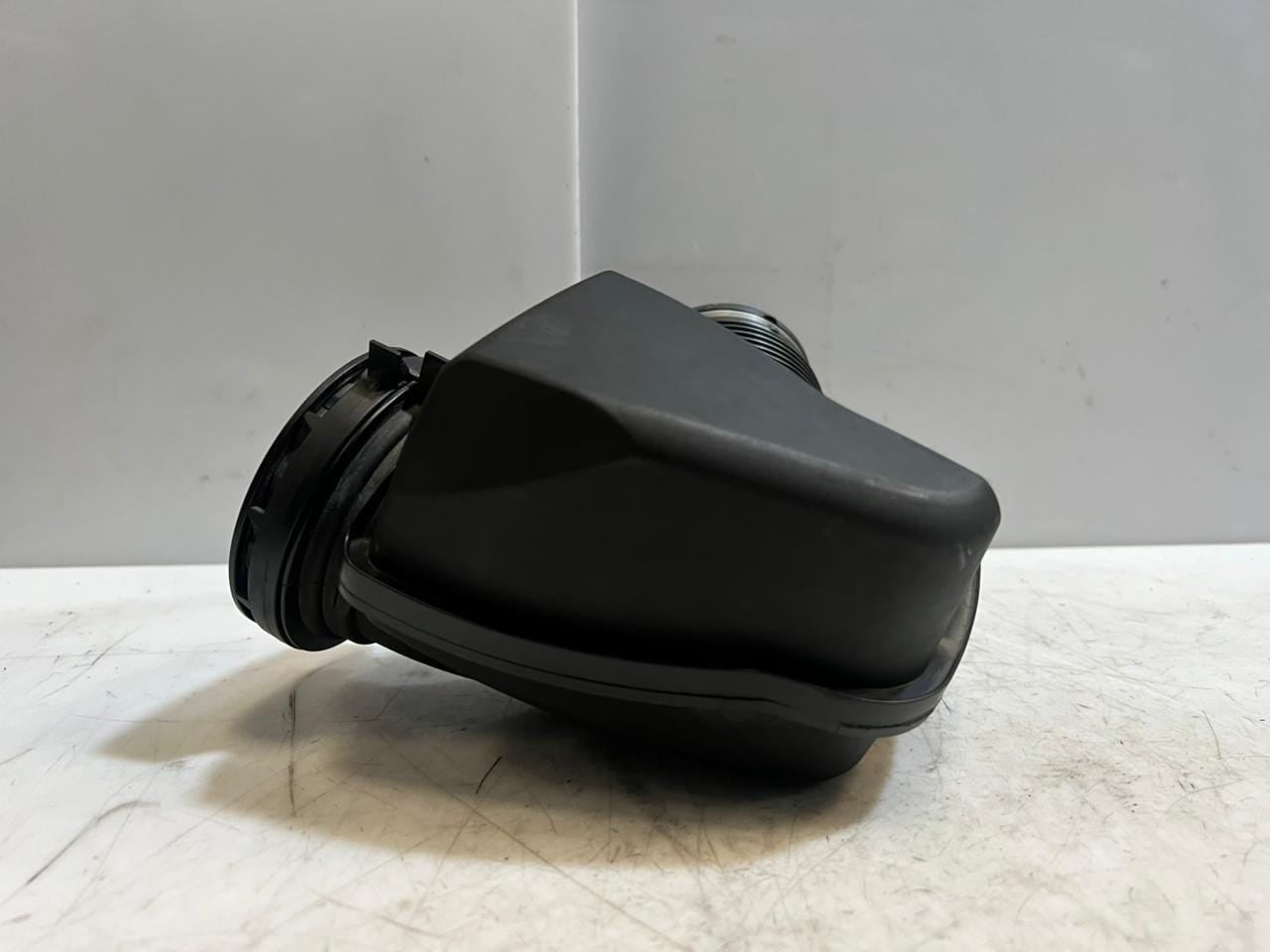 2016-2018 BMW F30 330i B48 330e F36 F20 F30 Air Intake Resonator 70604496 OEM