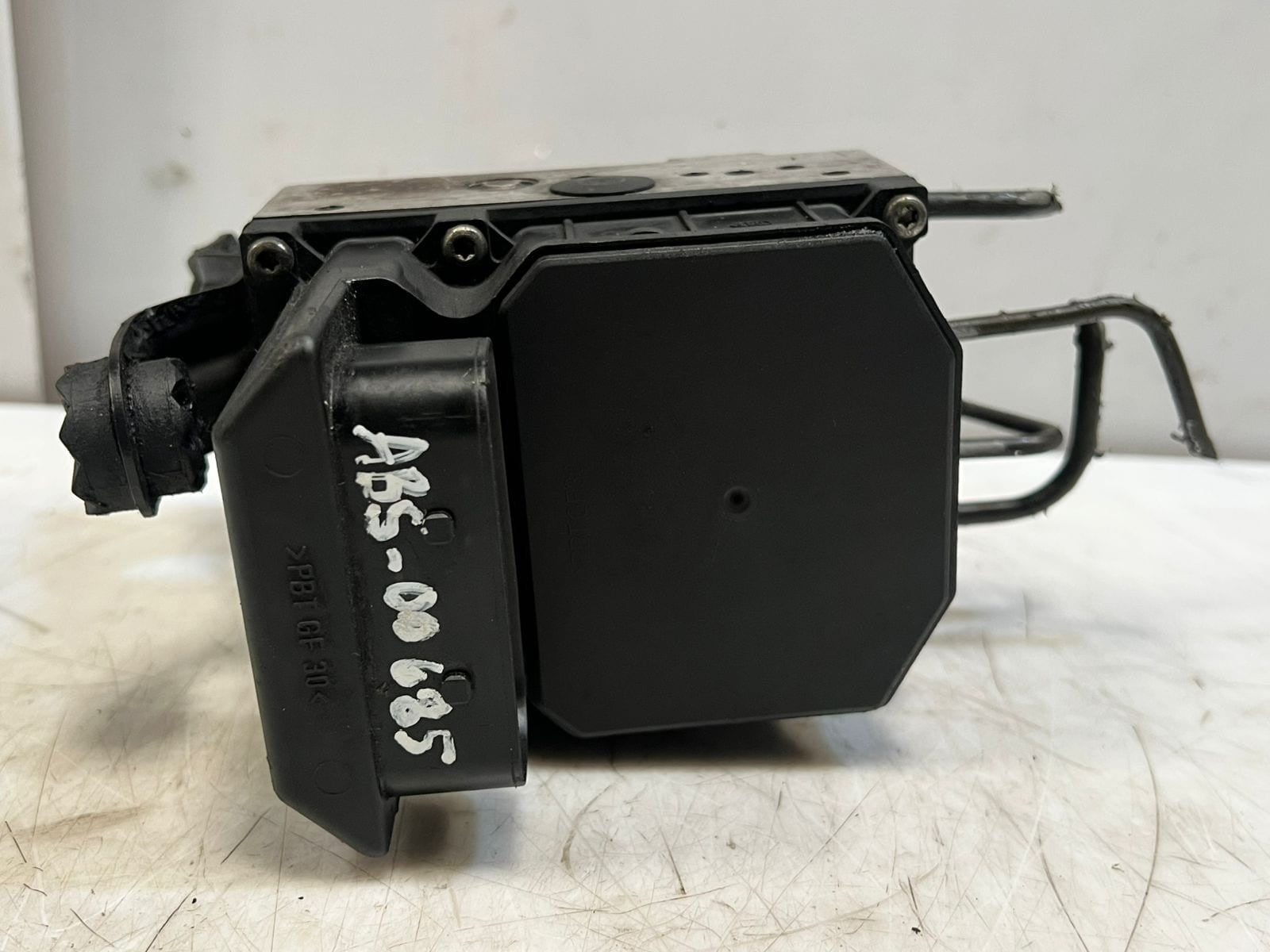 2000-2001 BMW X5 E53 Abs Pump anti-lock brake system Module 6758628 OEM