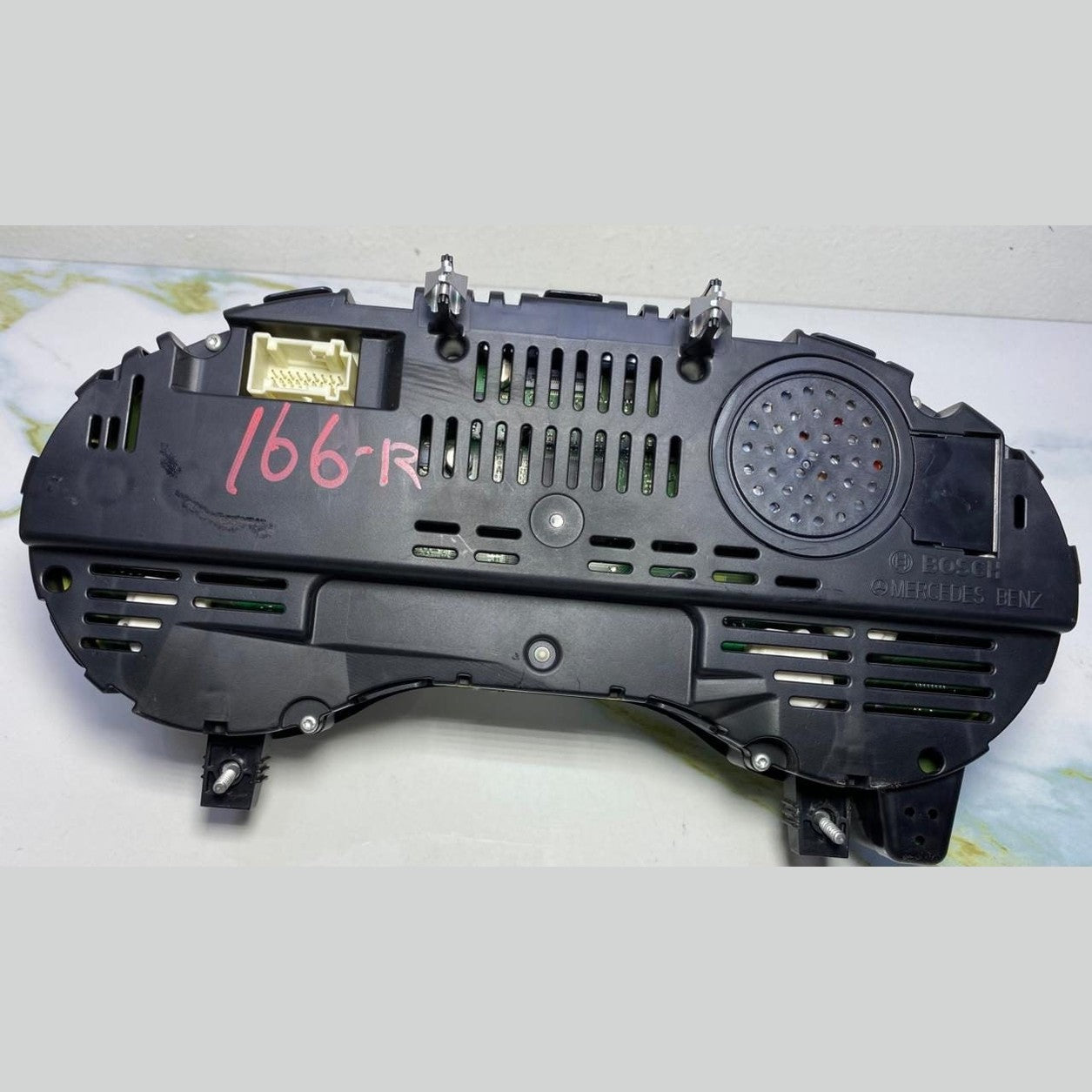 Benz Instrument Cluster A1669007110