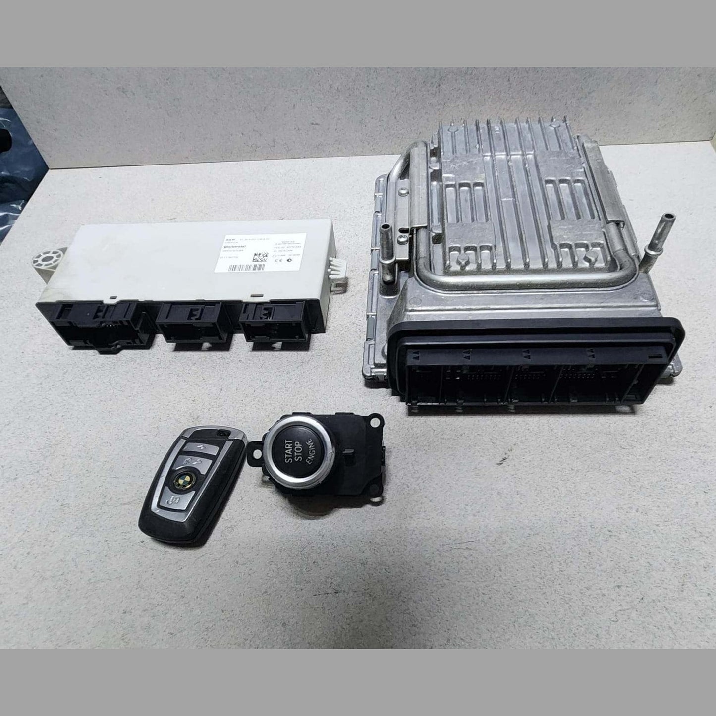 2011-2013 BMW 750i Engine Control Module 7624032 MSD85.0 ECU SET F02 V8 N63