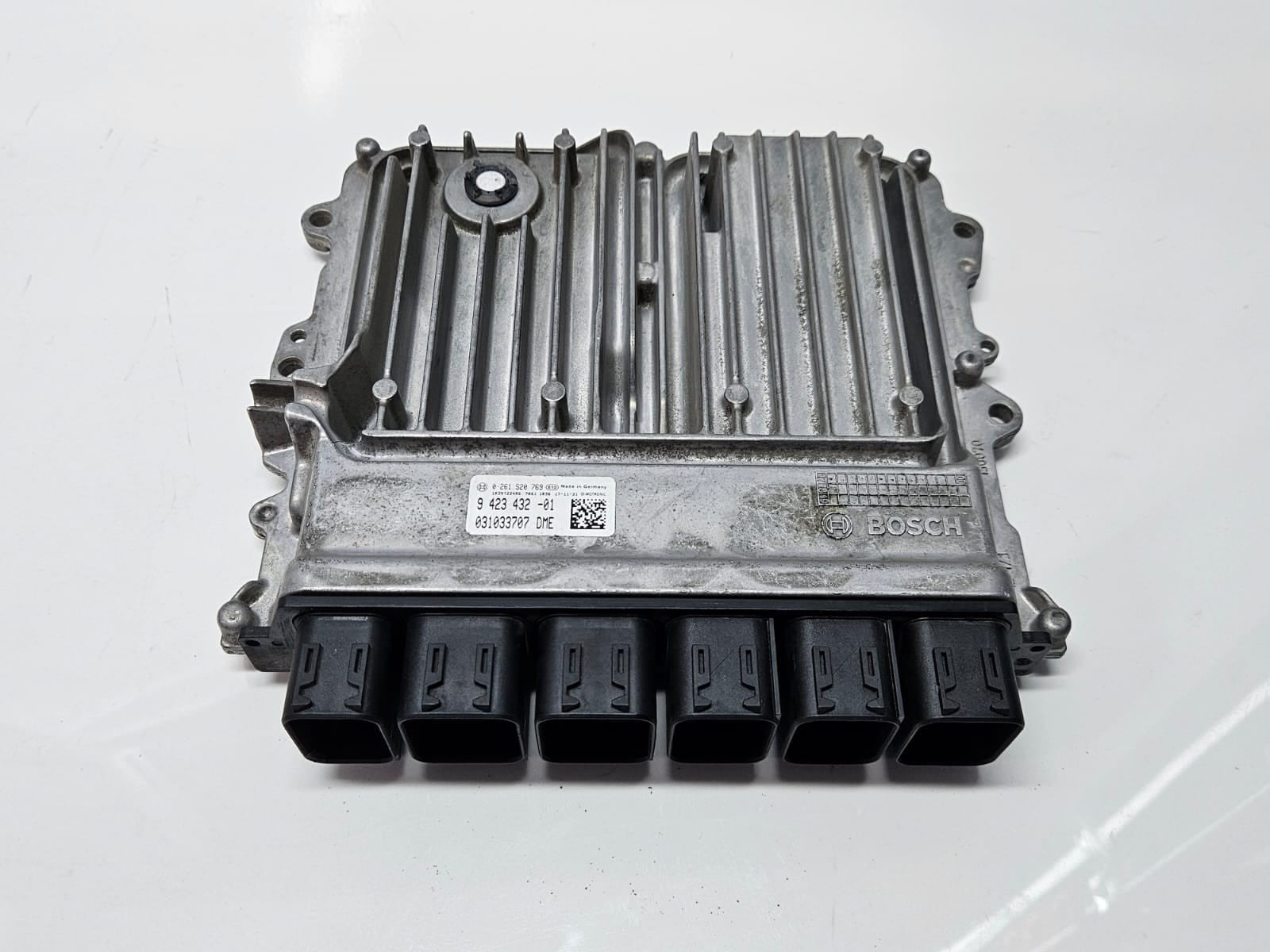9423432-2018-19 BMW 530i G11 G12 G30 B46 B48 Engine Control Module Unit DME OEM