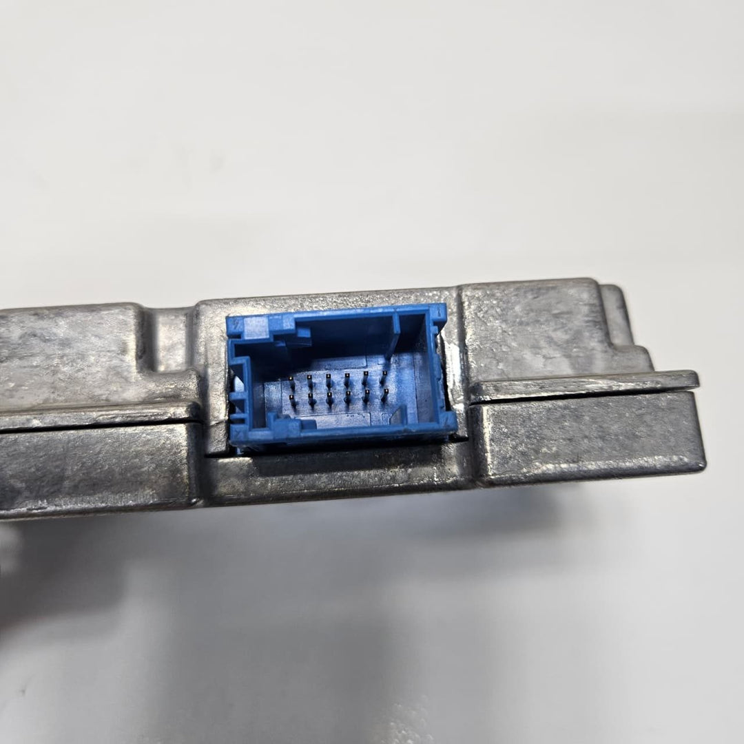 2013-2015 BMW X4 F26 750Li Camera Control Module 6819329
