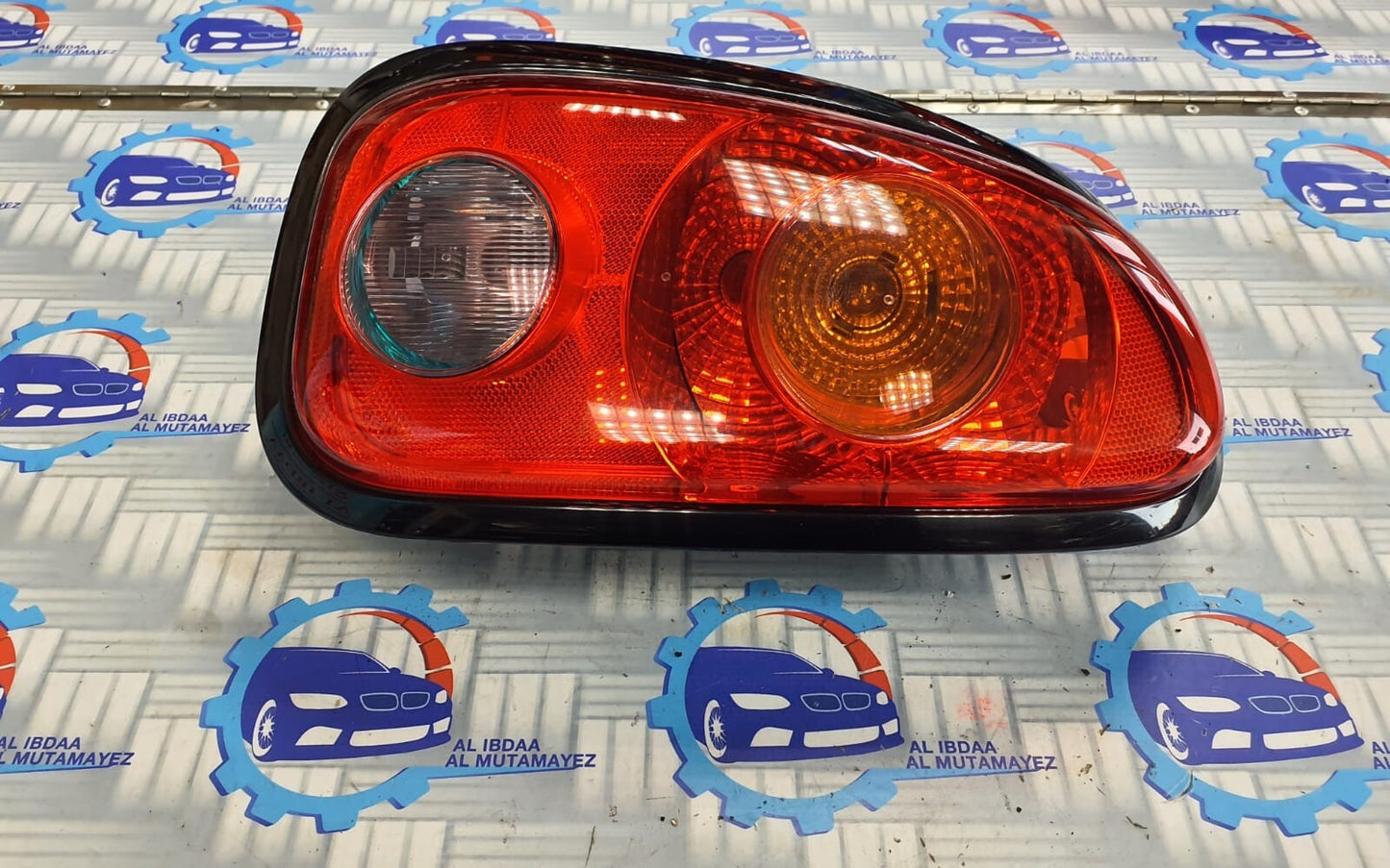 MINI COUNTRYMAN R60 LEFT SIDE REAR LAMP TAIL LIGHT 9811761