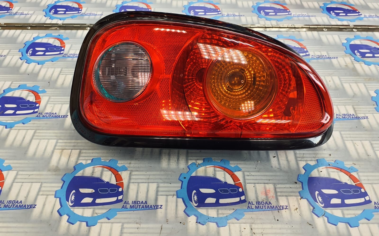 MINI COUNTRYMAN R60 LEFT SIDE REAR LAMP TAIL LIGHT 9811761