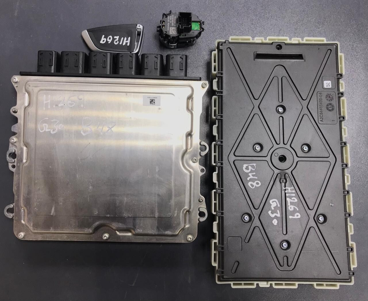 BMW 520i G31 2018 B48 ENGINE COMPUTER ECU UNIT SET DME 9452864