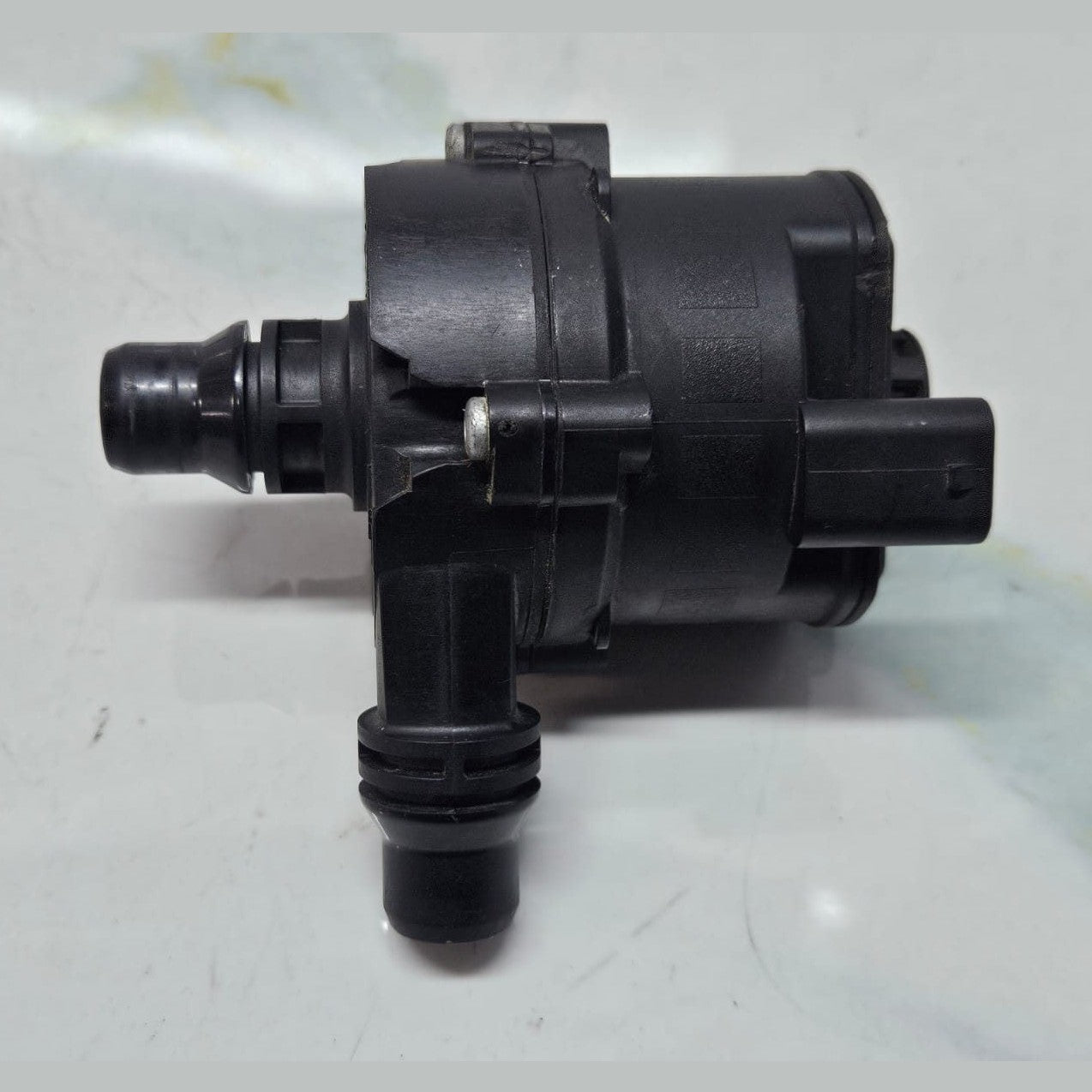 2014-2019 BMW 750i 7 Series and 5 Series Auxiliary Water Pump 9372723 OEM
