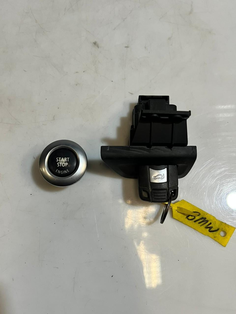 BMW E87 N47D Engine Control Unit ECU SET DDE + CAS3 + 1KEY 7811700 OEM