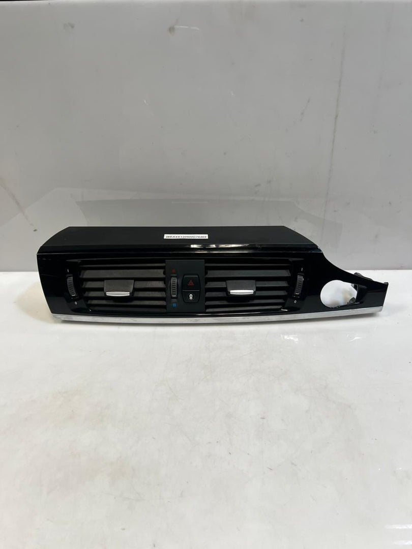 2016 BMW X3 F25 and X4 F26 Center Console Air GRILLE Vent 9303407 OEM
