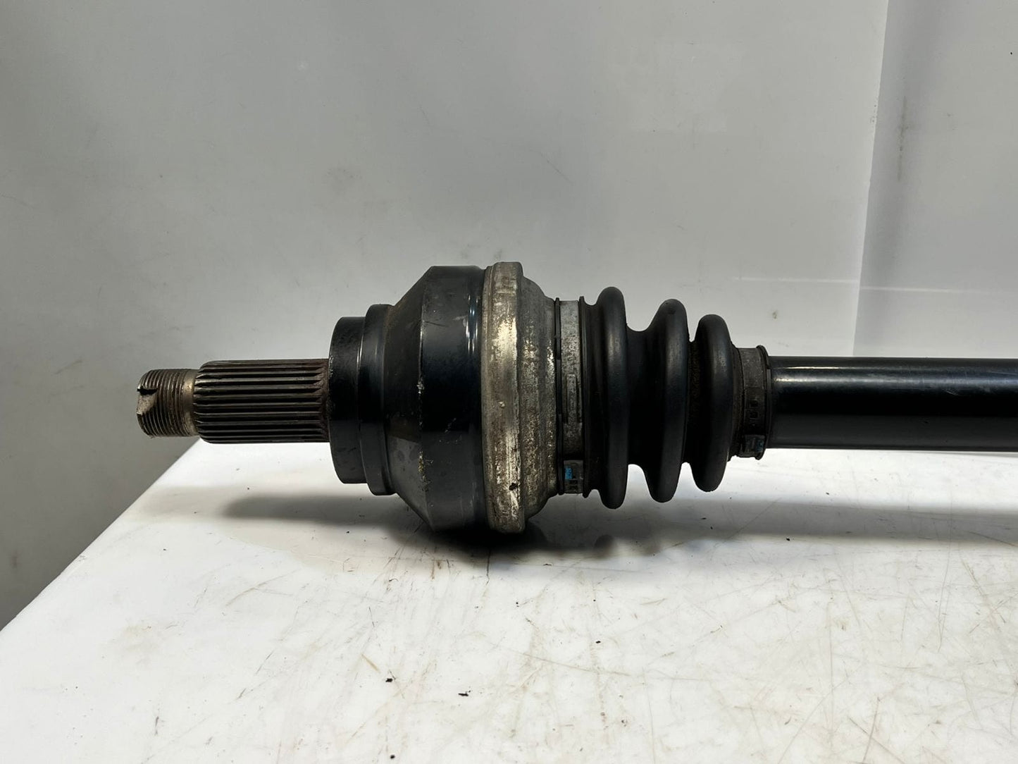 2013-15 BMW 7' F01 F03 F04 F02 Active Hybrid 7 Rear Right CV Axle Shaft 7566078