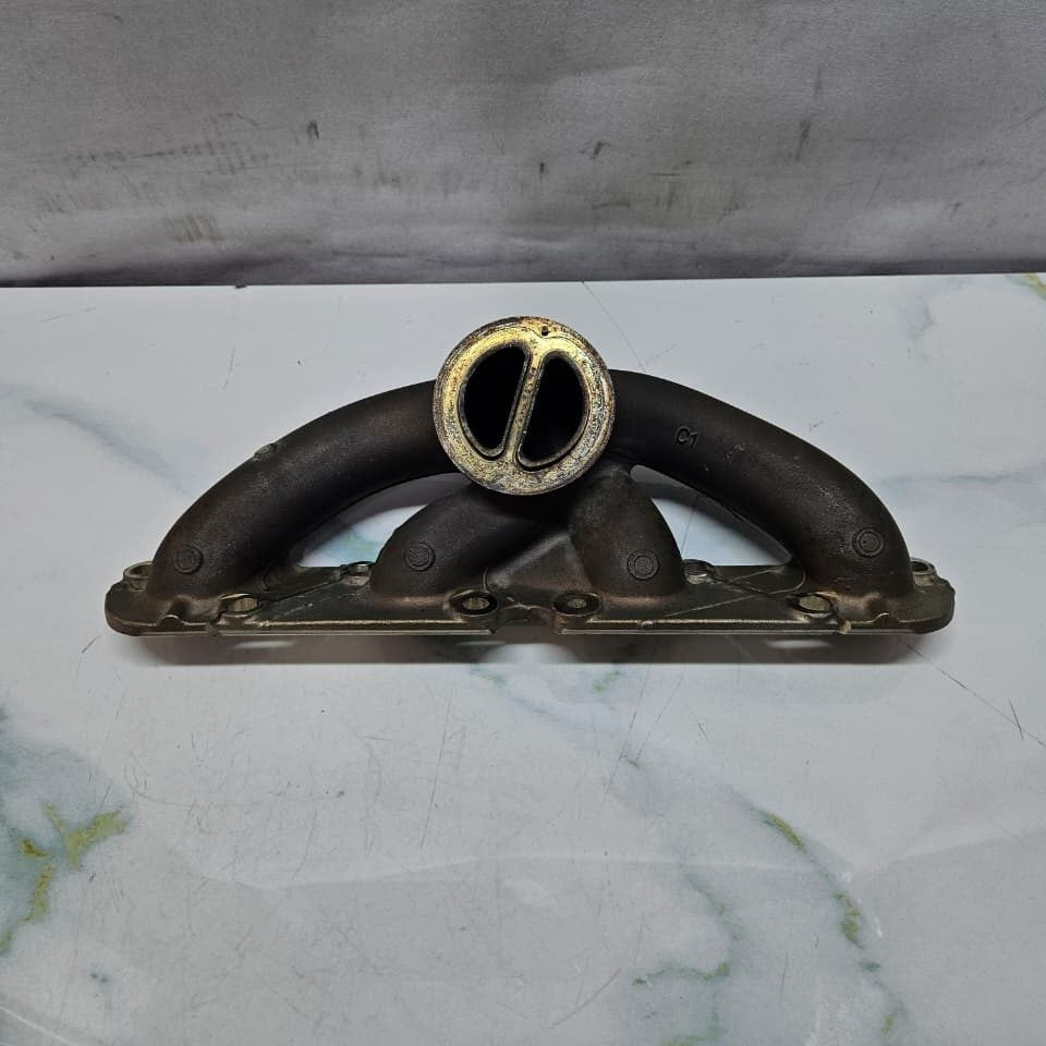 2014-2019 BMW X5 F15 G05, X6 F16, X7 G07 G11 N63 4.4 V8 Exhaust Manifold 8600284